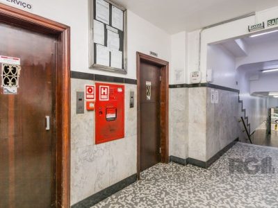 Apartamento à venda com 203m², 3 quartos, 1 suíte no bairro Centro Histórico em Porto Alegre - Foto 25