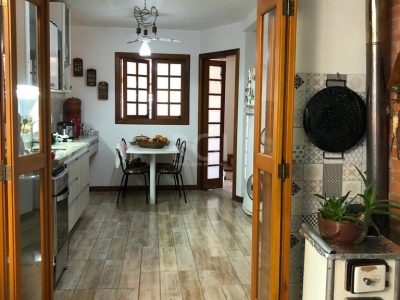 Casa à venda com 178m², 3 quartos, 2 suítes, 2 vagas no bairro Tristeza em Porto Alegre - Foto 4