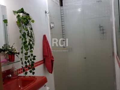 Apartamento à venda com 71m², 3 quartos no bairro Menino Deus em Porto Alegre - Foto 2