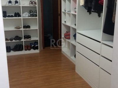 Casa à venda com 177m², 4 quartos, 1 suíte, 2 vagas no bairro Partenon em Porto Alegre - Foto 11