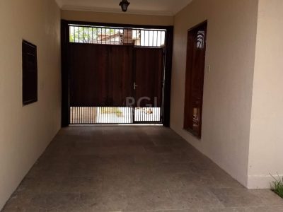 Casa à venda com 177m², 4 quartos, 1 suíte, 2 vagas no bairro Partenon em Porto Alegre - Foto 17