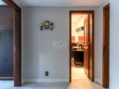 Casa à venda com 451m², 5 quartos, 1 suíte, 4 vagas no bairro Cristal em Porto Alegre - Foto 12