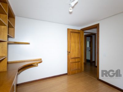 Apartamento à venda com 121m², 3 quartos, 1 suíte, 1 vaga no bairro Tristeza em Porto Alegre - Foto 35