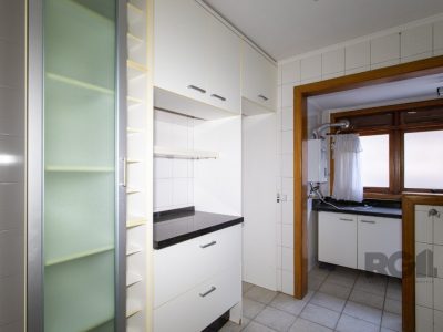 Apartamento à venda com 121m², 3 quartos, 1 suíte, 1 vaga no bairro Tristeza em Porto Alegre - Foto 4