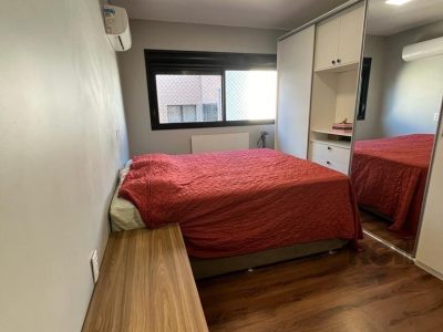 Apartamento à venda com 92m², 3 quartos, 1 suíte, 2 vagas no bairro Menino Deus em Porto Alegre - Foto 18