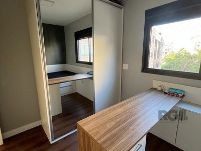 Apartamento à venda com 92m², 3 quartos, 1 suíte, 2 vagas no bairro Menino Deus em Porto Alegre - Foto 10