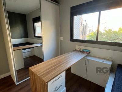 Apartamento à venda com 92m², 3 quartos, 1 suíte, 2 vagas no bairro Menino Deus em Porto Alegre - Foto 9