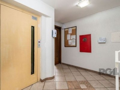 Apartamento à venda com 55m², 2 quartos, 1 vaga no bairro Farroupilha em Porto Alegre - Foto 2