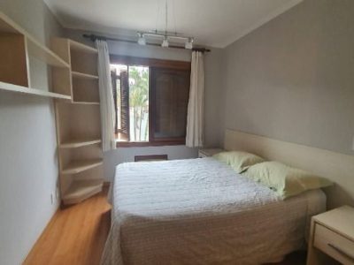 Casa à venda com 251m², 3 quartos, 1 suíte, 2 vagas no bairro Ipanema em Porto Alegre - Foto 11