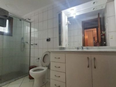 Casa à venda com 251m², 3 quartos, 1 suíte, 2 vagas no bairro Ipanema em Porto Alegre - Foto 15