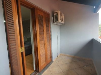 Casa à venda com 251m², 3 quartos, 1 suíte, 2 vagas no bairro Ipanema em Porto Alegre - Foto 17