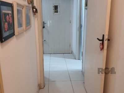 Casa à venda com 148m², 3 quartos, 4 vagas no bairro Santa Tereza em Porto Alegre - Foto 11