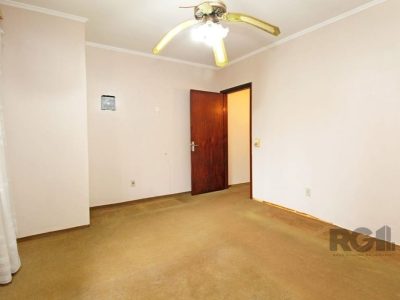 Casa à venda com 154m², 3 quartos, 2 vagas no bairro Passo d'Areia em Porto Alegre - Foto 11