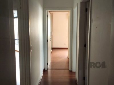 Apartamento à venda com 121m², 3 quartos, 1 suíte, 1 vaga no bairro Menino Deus em Porto Alegre - Foto 7