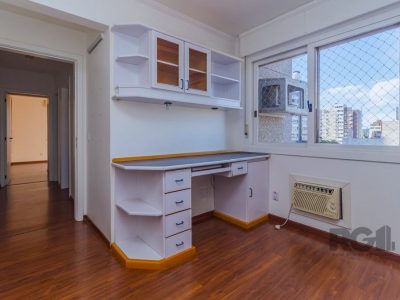 Apartamento à venda com 121m², 3 quartos, 1 suíte, 1 vaga no bairro Menino Deus em Porto Alegre - Foto 18