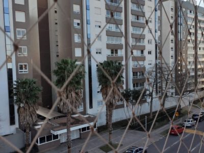 Apartamento à venda com 121m², 3 quartos, 1 suíte, 1 vaga no bairro Menino Deus em Porto Alegre - Foto 3