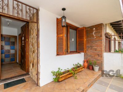 Casa à venda com 388m², 6 quartos, 1 suíte, 3 vagas no bairro Jardim Itu em Porto Alegre - Foto 4