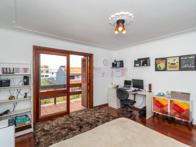 Casa à venda com 388m², 6 quartos, 1 suíte, 3 vagas no bairro Jardim Itu em Porto Alegre - Foto 31