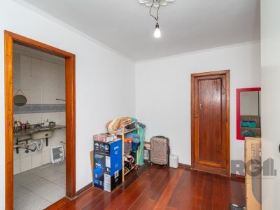 Casa à venda com 388m², 6 quartos, 1 suíte, 3 vagas no bairro Jardim Itu em Porto Alegre - Foto 36