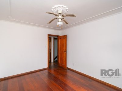 Casa à venda com 388m², 6 quartos, 1 suíte, 3 vagas no bairro Jardim Itu em Porto Alegre - Foto 54