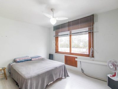 Apartamento à venda com 129m², 3 quartos, 1 suíte, 1 vaga no bairro Jardim Lindóia em Porto Alegre - Foto 2