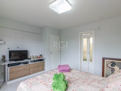 Apartamento à venda com 129m², 3 quartos, 1 suíte, 1 vaga no bairro Jardim Lindóia em Porto Alegre - Foto 9