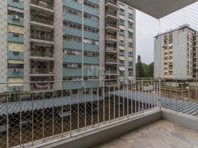 Apartamento à venda com 129m², 3 quartos, 1 suíte, 1 vaga no bairro Jardim Lindóia em Porto Alegre - Foto 16