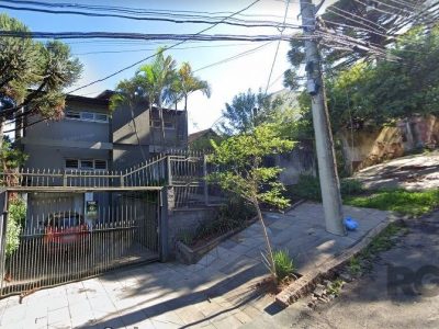 Casa à venda com 350m², 3 quartos, 1 suíte, 3 vagas no bairro Tristeza em Porto Alegre - Foto 25