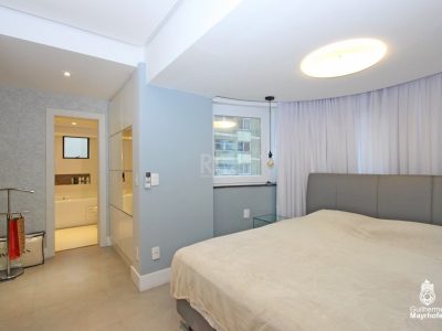 Cobertura à venda com 327m², 3 quartos, 3 suítes, 5 vagas no bairro Petrópolis em Porto Alegre - Foto 30