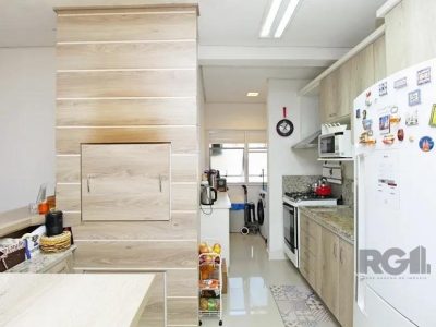 Apartamento à venda com 72m², 2 quartos, 1 suíte, 2 vagas no bairro São João em Porto Alegre - Foto 5