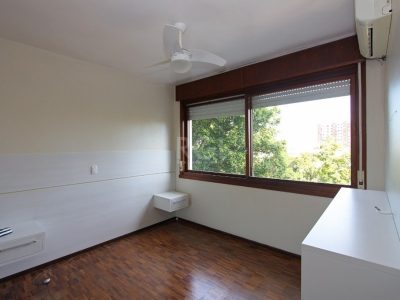 Apartamento à venda com 127m², 3 quartos, 1 suíte, 1 vaga no bairro Moinhos de Vento em Porto Alegre - Foto 18