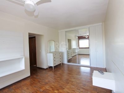 Apartamento à venda com 127m², 3 quartos, 1 suíte, 1 vaga no bairro Moinhos de Vento em Porto Alegre - Foto 19