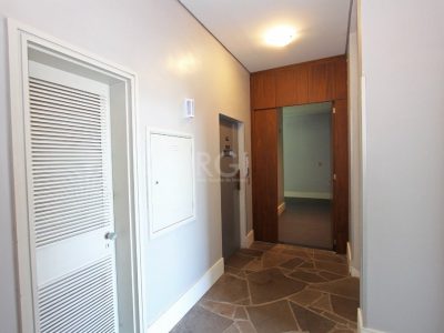 Apartamento à venda com 127m², 3 quartos, 1 suíte, 1 vaga no bairro Moinhos de Vento em Porto Alegre - Foto 23