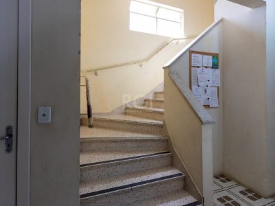 Apartamento à venda com 108m², 3 quartos, 1 suíte, 1 vaga no bairro Menino Deus em Porto Alegre - Foto 6