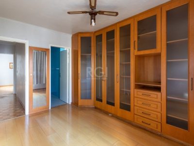 Apartamento à venda com 108m², 3 quartos, 1 suíte, 1 vaga no bairro Menino Deus em Porto Alegre - Foto 23