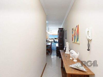 Apartamento à venda com 119m², 3 quartos, 1 suíte, 2 vagas no bairro Higienópolis em Porto Alegre - Foto 2