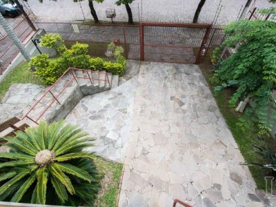 Casa à venda com 416m², 4 quartos, 1 suíte, 5 vagas no bairro Tristeza em Porto Alegre - Foto 4