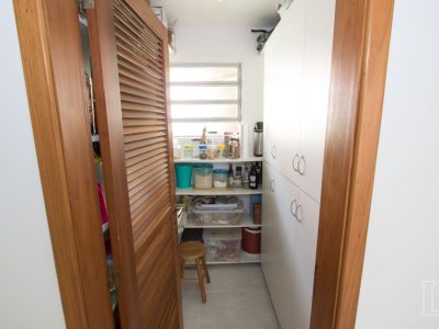 Casa à venda com 416m², 4 quartos, 1 suíte, 5 vagas no bairro Tristeza em Porto Alegre - Foto 17