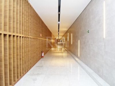 Conjunto/Sala à venda com 114m² no bairro Centro Histórico em Porto Alegre - Foto 2