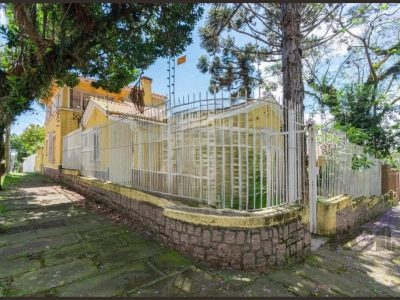 Casa à venda com 200m², 3 quartos, 1 suíte, 2 vagas no bairro Santo Antônio em Porto Alegre - Foto 6