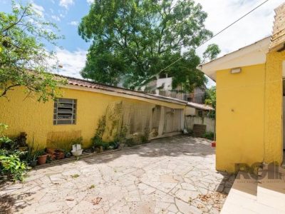 Casa à venda com 200m², 3 quartos, 1 suíte, 2 vagas no bairro Santo Antônio em Porto Alegre - Foto 7