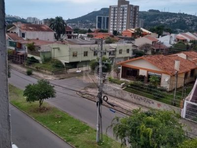 Apartamento à venda com 55m², 2 quartos, 1 vaga no bairro Partenon em Porto Alegre - Foto 4