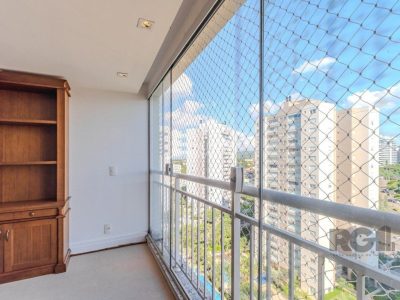 Apartamento à venda com 102m², 3 quartos, 1 suíte, 2 vagas no bairro Jardim Europa em Porto Alegre - Foto 3