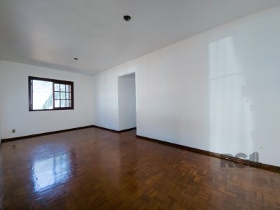 Casa à venda com 228m², 3 quartos, 1 suíte, 2 vagas no bairro Ipanema em Porto Alegre - Foto 7