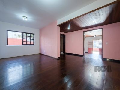 Casa à venda com 228m², 3 quartos, 1 suíte, 2 vagas no bairro Ipanema em Porto Alegre - Foto 26