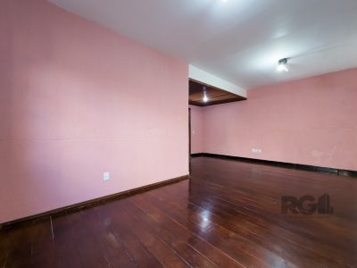 Casa à venda com 228m², 3 quartos, 1 suíte, 2 vagas no bairro Ipanema em Porto Alegre - Foto 27