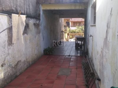 Casa à venda com 250m², 2 quartos, 1 suíte, 2 vagas no bairro Ipanema em Porto Alegre - Foto 14