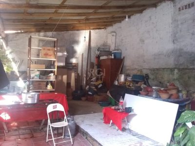 Casa à venda com 250m², 2 quartos, 1 suíte, 2 vagas no bairro Ipanema em Porto Alegre - Foto 15