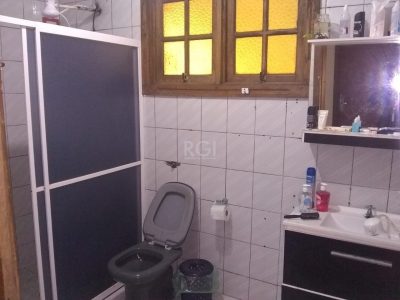 Casa à venda com 250m², 2 quartos, 1 suíte, 2 vagas no bairro Ipanema em Porto Alegre - Foto 9