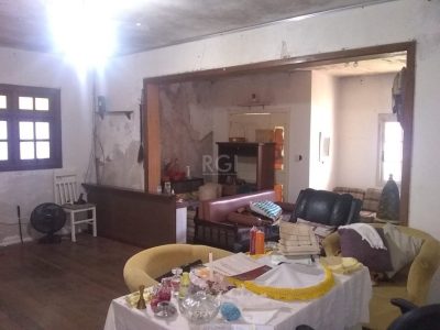 Casa à venda com 250m², 2 quartos, 1 suíte, 2 vagas no bairro Ipanema em Porto Alegre - Foto 5